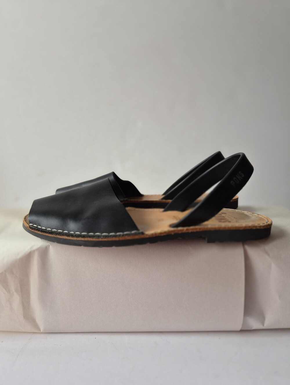 Pons Avarca Classic Black Leather Sandals Size 10 EU 40 European Minimalist Boho - Picture 13 of 16